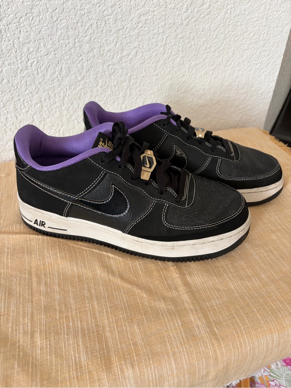 Nike Air force 1 LV8 World Champs Lakers Men's Black Sneakers with Purple Lining